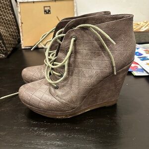 Seychelles Quilted Wedge Ankle Boots - Brown